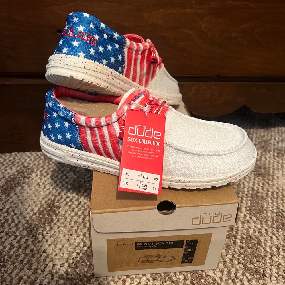 Womens hey dude Americana sz.9
